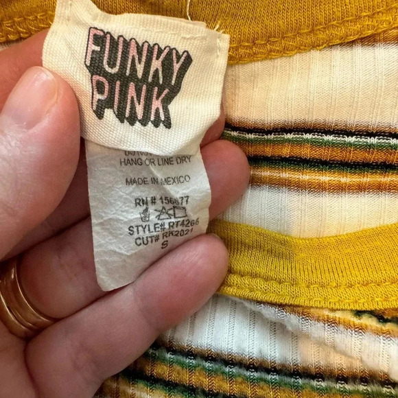 Funky Pink Crop Top Long Sleeve Size Small - Picture 3 of 7